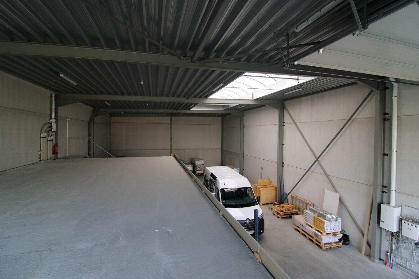 Volledig uitgeruste KMO-unit met een bruikbare oppervlakte van 392 m² 