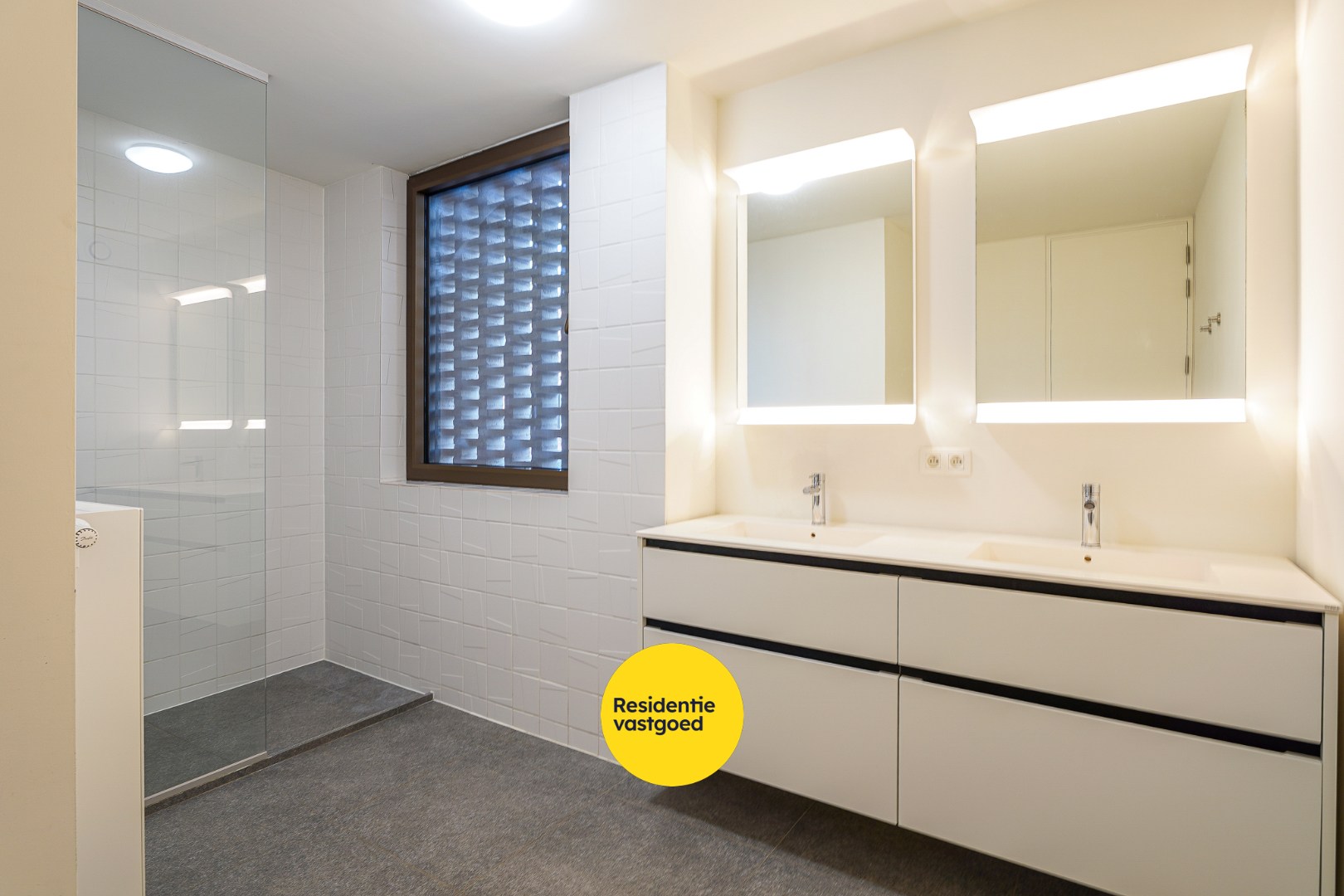 Prachtig modern appartement te huur in het centrum van Jabbeke 