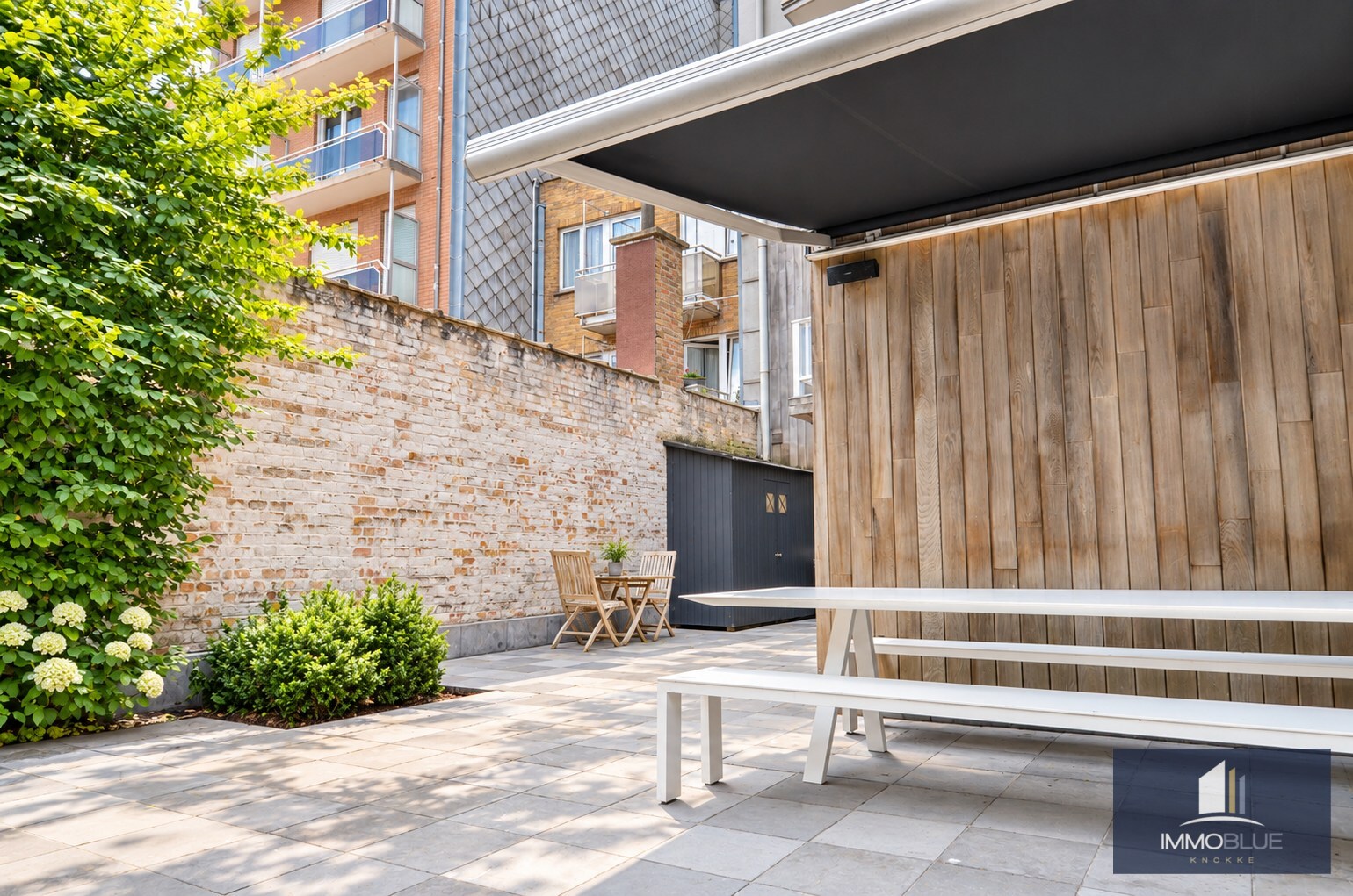 Appartement parfaitement entretenu avec une grande terrasse. 