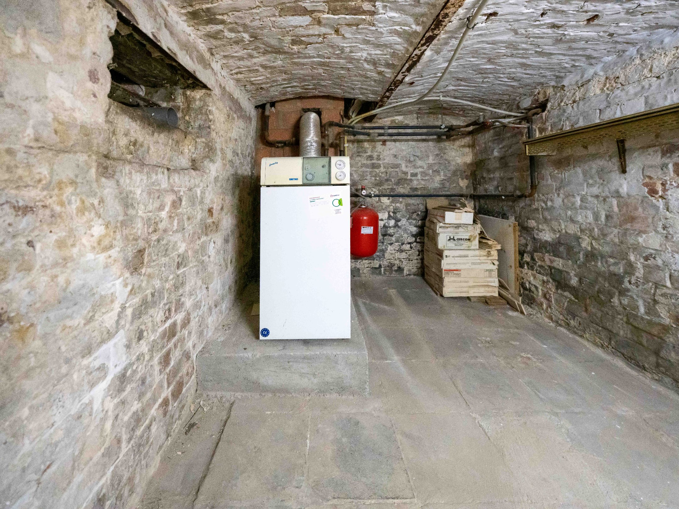 Woning met 2 kamers en veel potentieel op AAA-locatie 