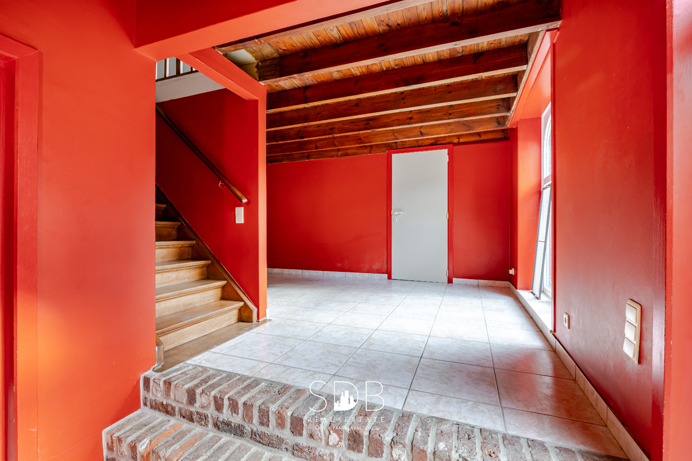 Authentieke hoeve met achterliggend groen op 5.192m² 