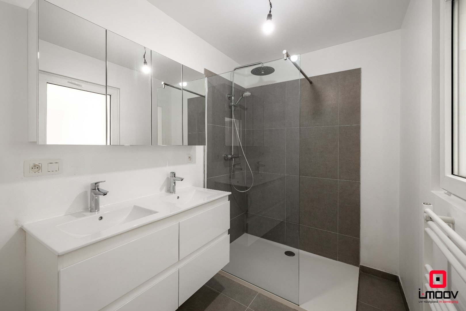 Instapklaar, recent gerenoveerd rijhuis in een opkomende, aantrekkelijke buurt 