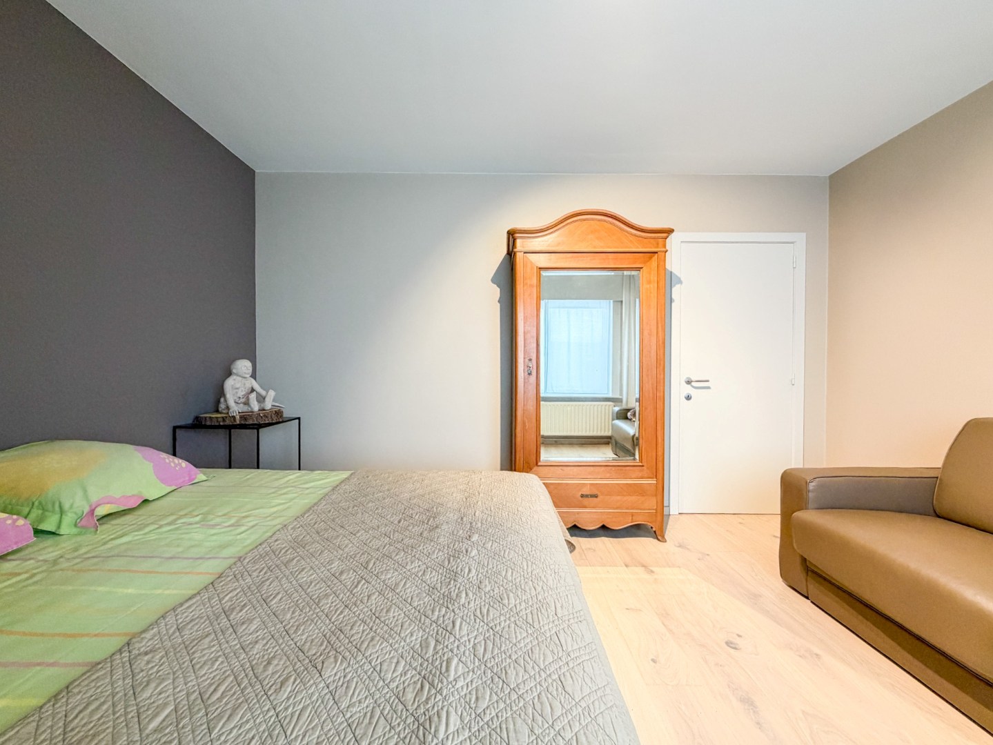 Prachtige gezinswoning met mooie tuin en bijgebouw, instapklaar afgewerkt, Torhout. 