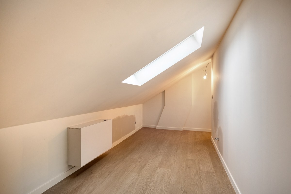 Volledig gerenoveerde halfopen bebouwing met 3 slaapkamers, tuin, terras en garage in Kumtich! – EPC 95 kWh/m² - bewoonbare opp. 153 m² 