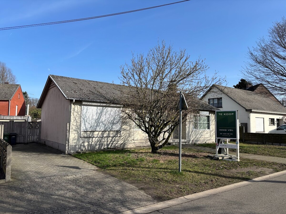 Op te frissen open bebouwing in het centrum van Sint-Antonius 