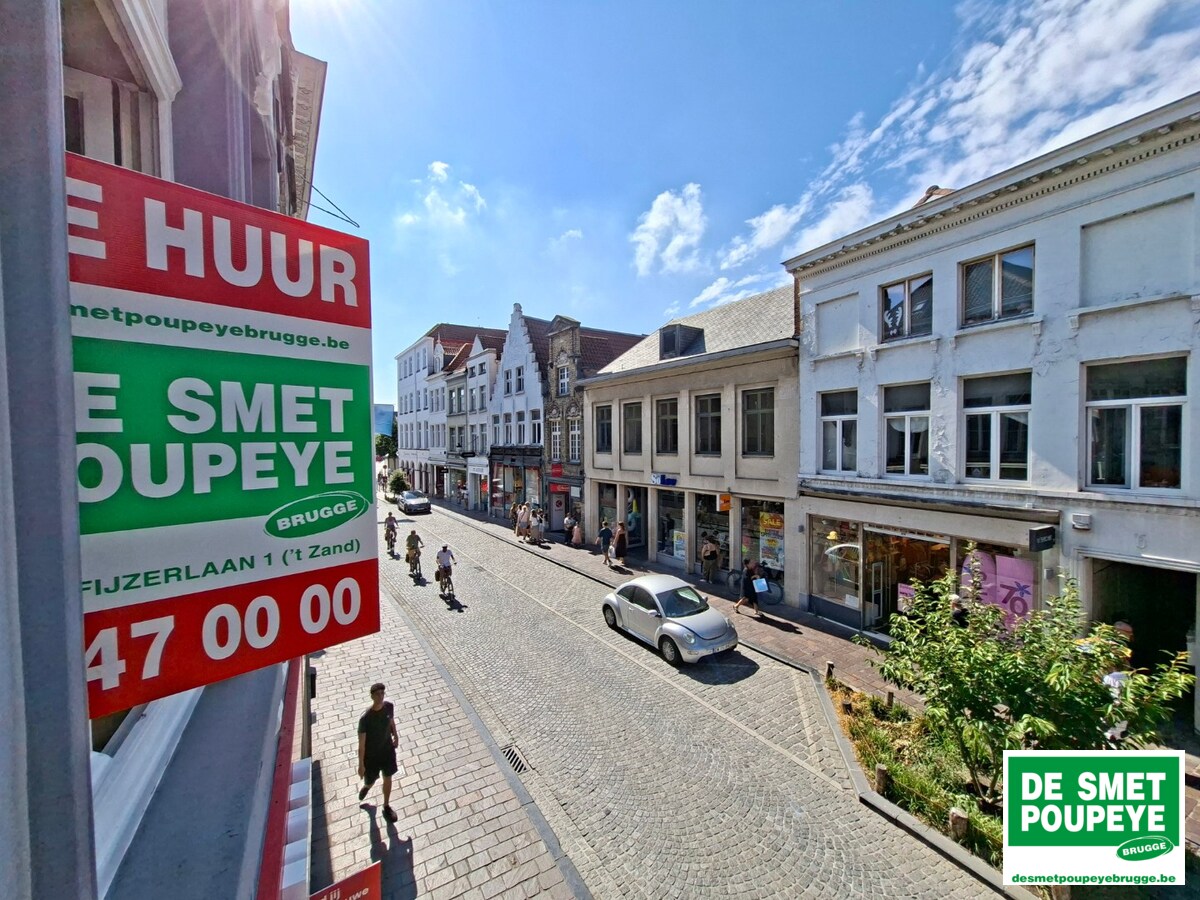 Ruim triplex appartement met 2 terrassen 