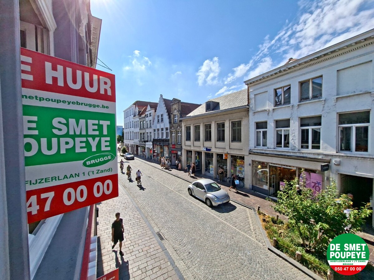 Ruim triplex appartement met 2 terrassen 