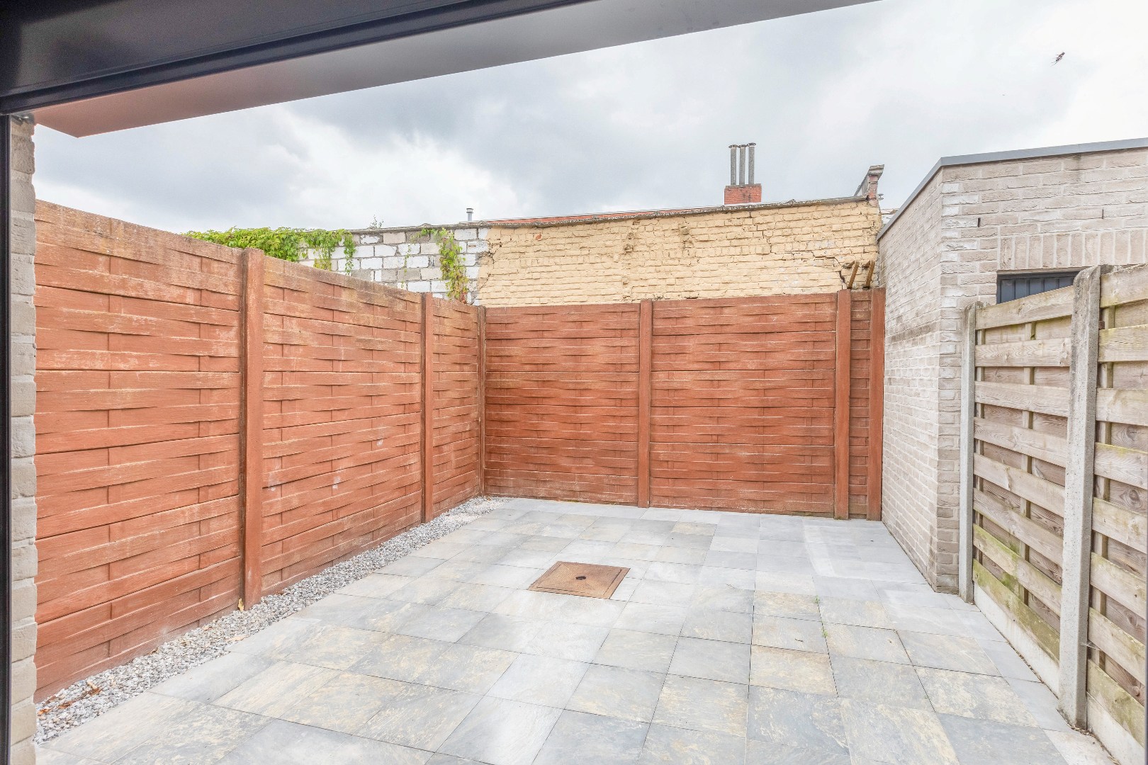 Gelijkvloers 1-slpk-app. met 2 terrassen op toplocatie in Eeklo 