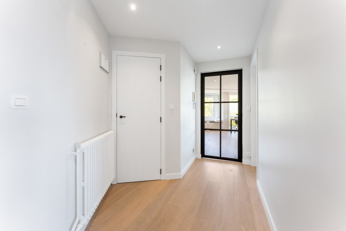 Gerenoveerd hoekappartement met prachtige zichten te Heist 