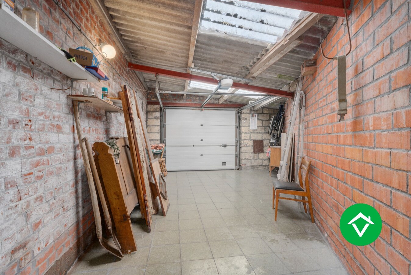 Ruime woning met 5 slaapkamers, diepe tuin en garage te Staden 