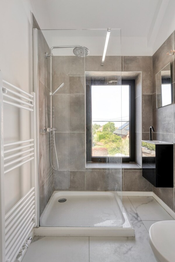 Prachtig volledig gerenoveerde half open bebouwing te Hoegaarden  - Energielabel B 