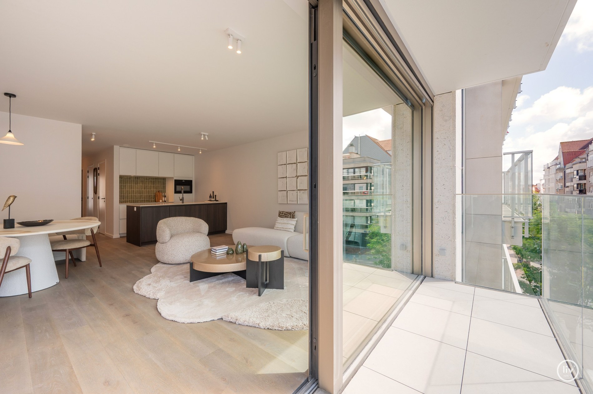 Zuidgericht nieuwbouwappartement met 2 slaapkamers op topligging aan de Kustlaan. 