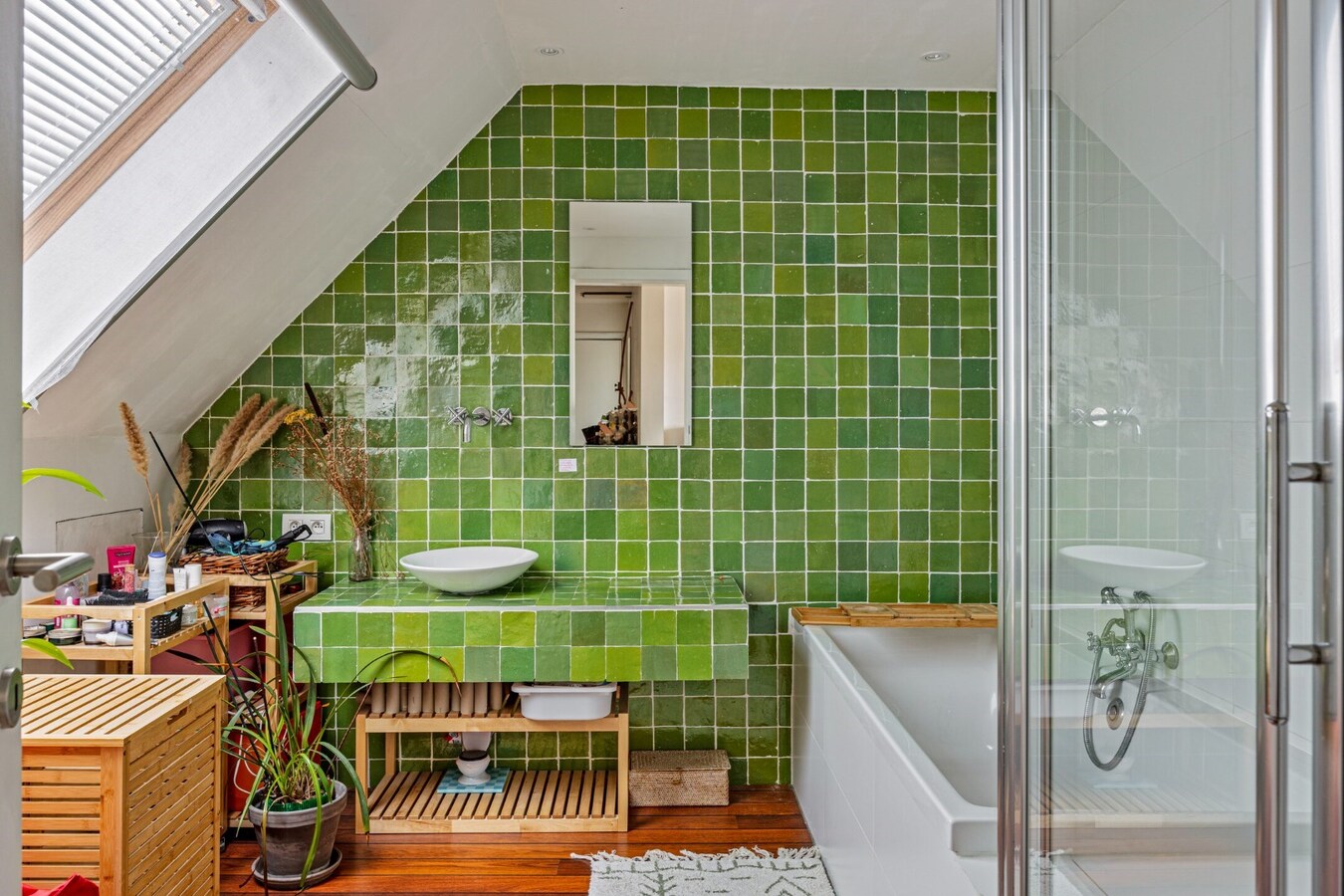 Residentieel gelegen, vrijstaande woning met praktijkruimte 