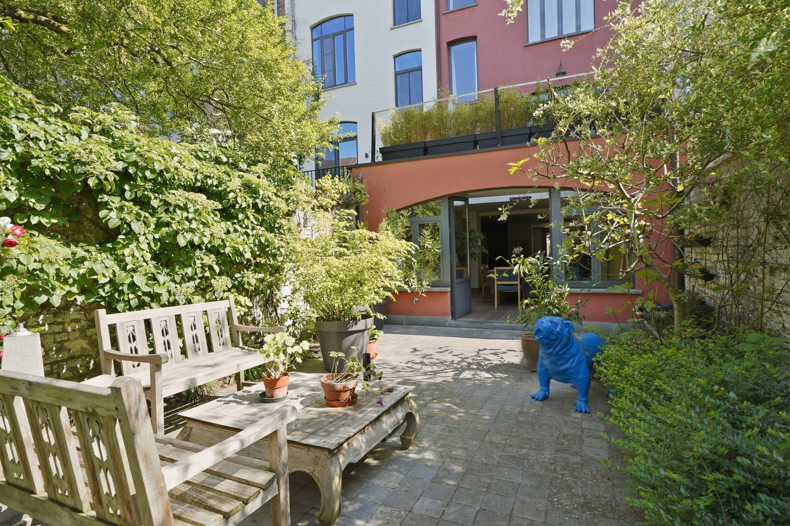 Exclusief gerenoveerd burgerhuis met zonnige stadstuin! 