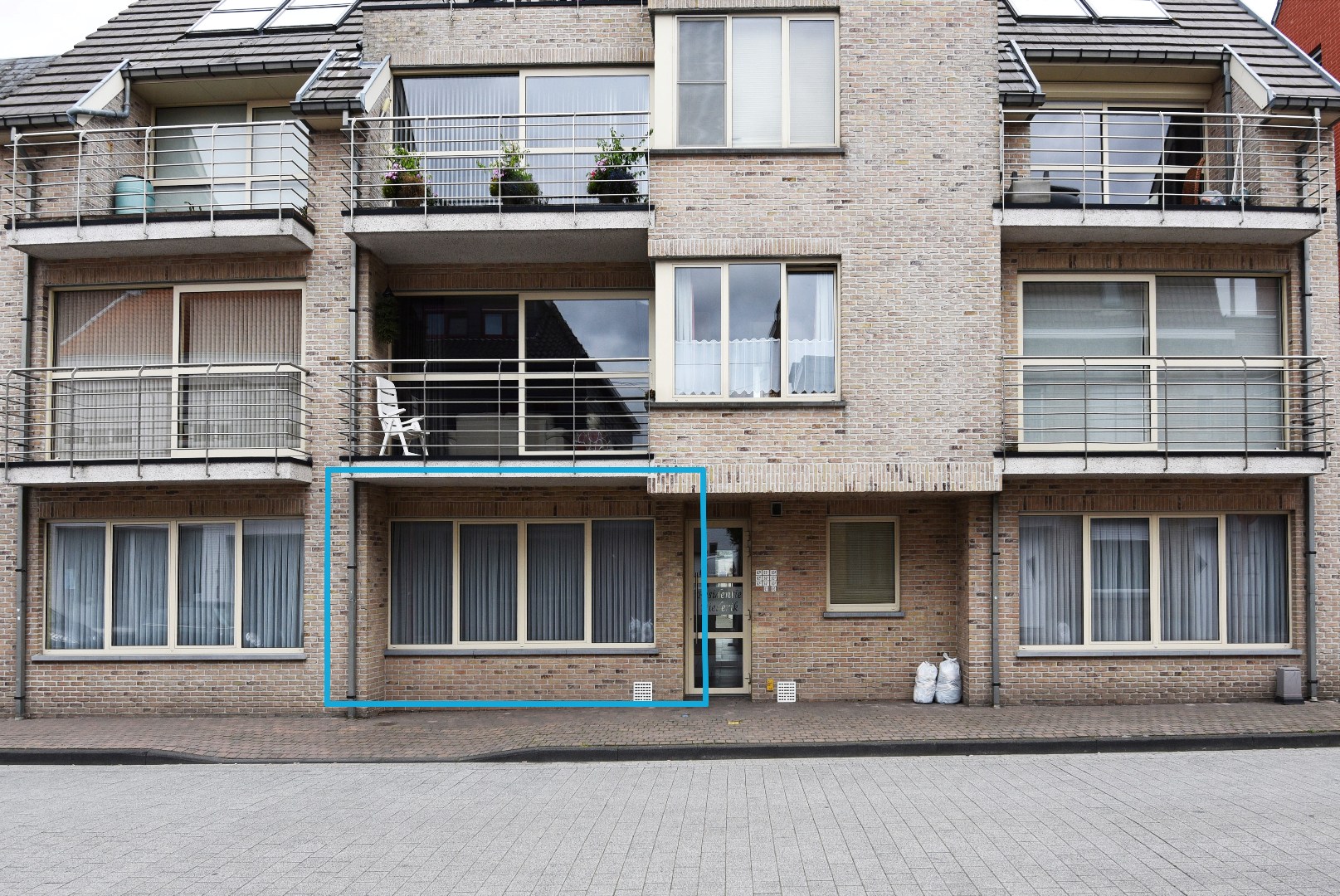 Studio met garage te Assenede centrum 