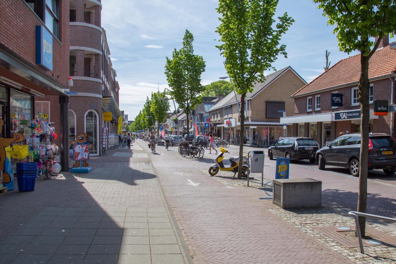 Verhuurde winkelruimte te koop in centrum Bladel. Ideaal als beleggingsobject! 