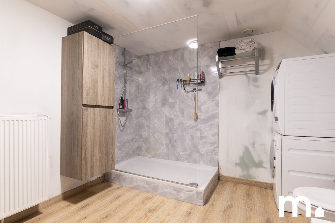 Ruime gerenoveerde gezinswoning met 5 slaapkamers en 2 badkamers ! EPC B ! 