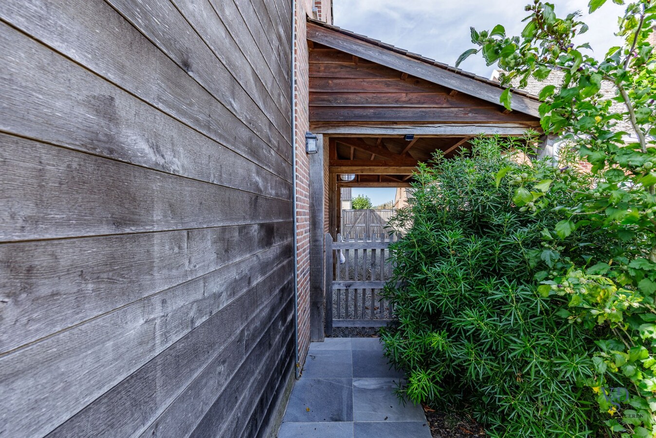 Hedendaagse villa in landelijke stijl 