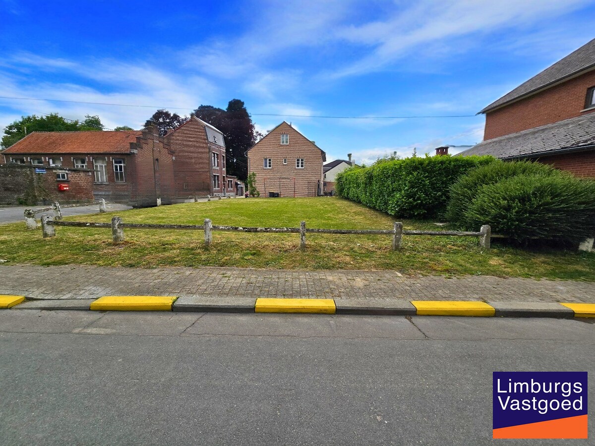 Nieuwbouwwoning, open bebouwing, 2 slpk, te Walshoutem 