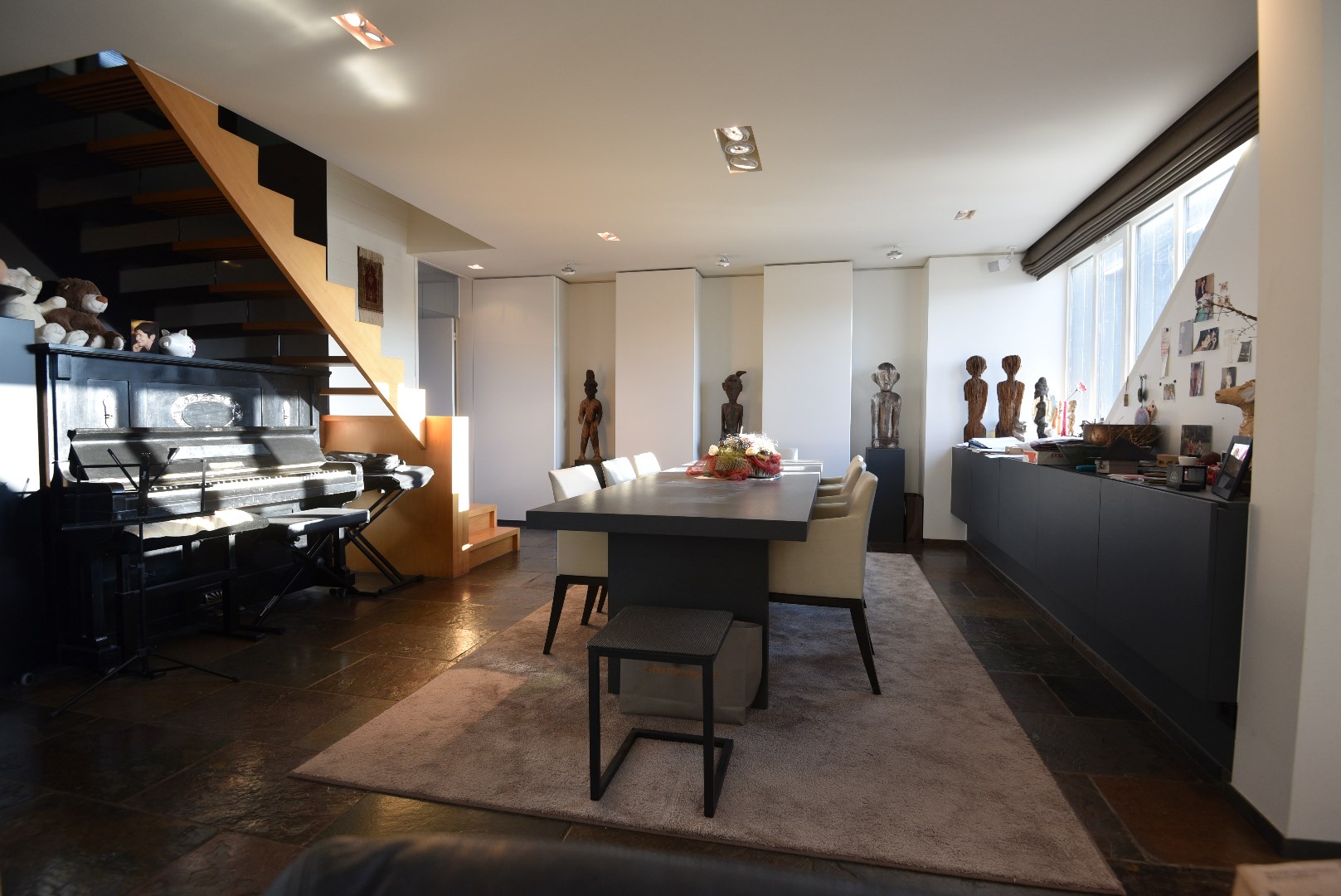 Volumineuze (9 slpks) multifunctionele woning te centrum Lembeke 