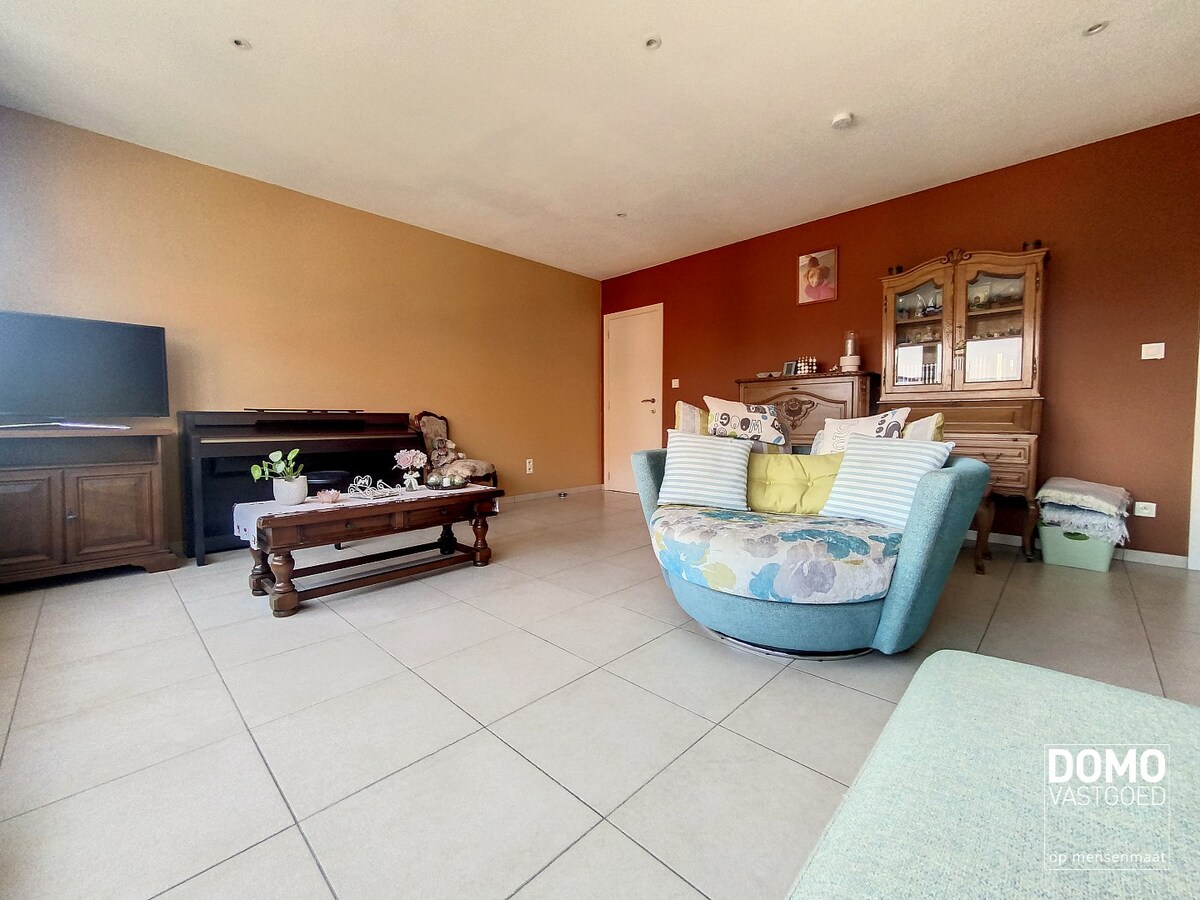 Ruime woning met tuin, garage en 3 slaapkamers vlakbij centrum Hasselt 