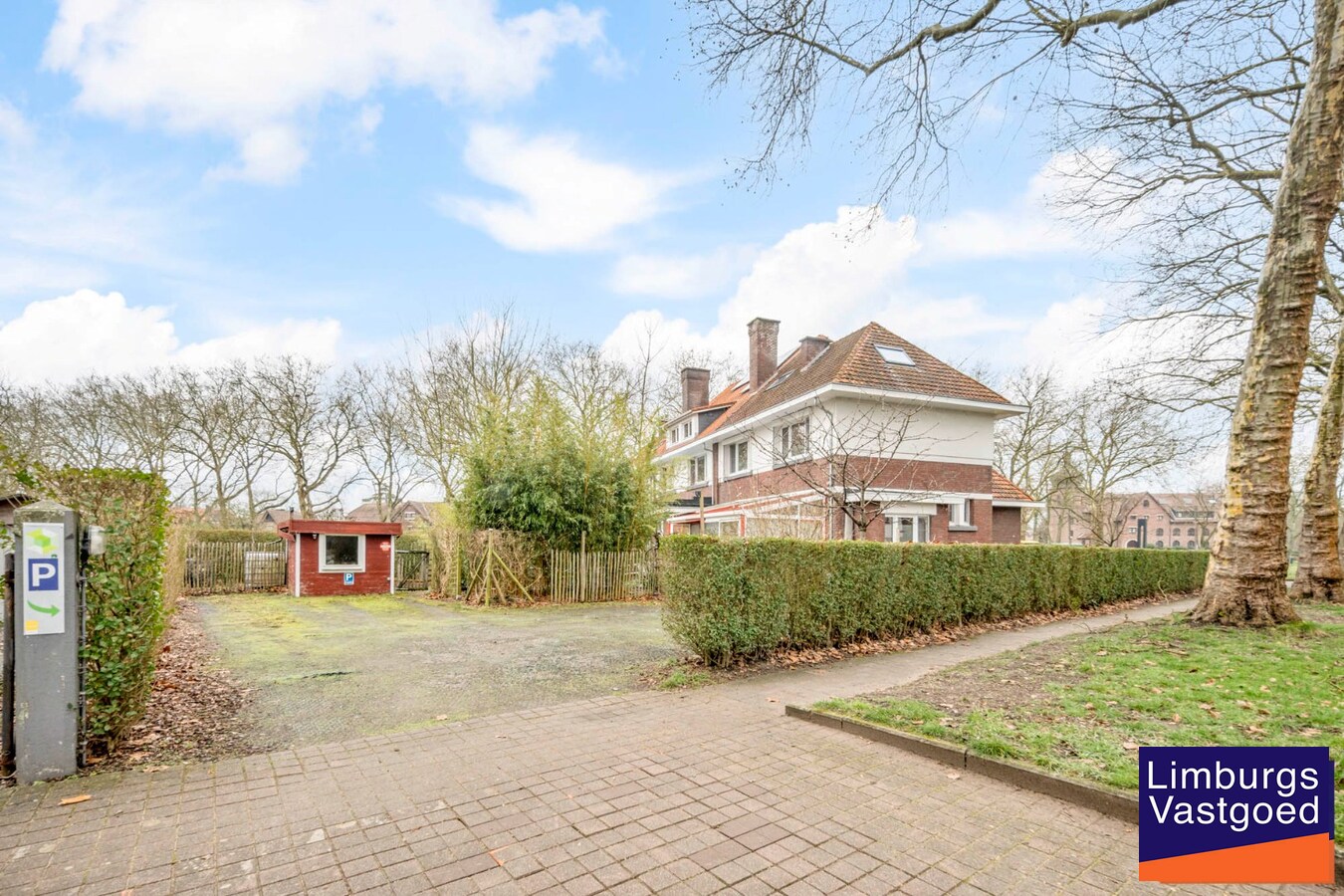 Woonhuis met  praktijkruimte te Waterschei, op een perceel van 6a80ca te Genk 