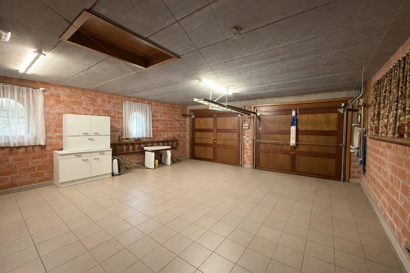 Ruime en rustig gelegen Spaanse villa te Dikkelvenne. 