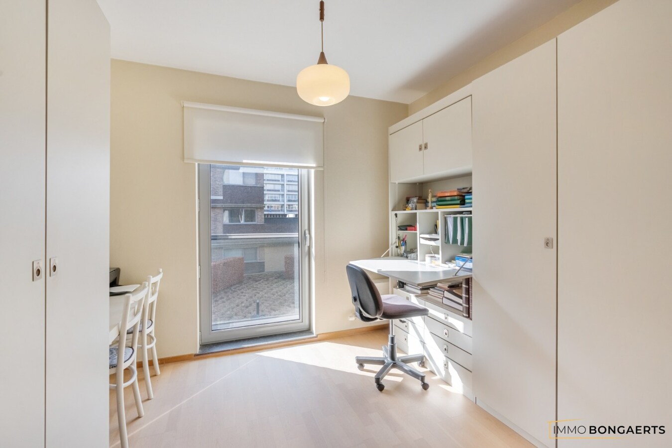 Ruim appartement met zicht op het stadsplein in het centrum van Genk 