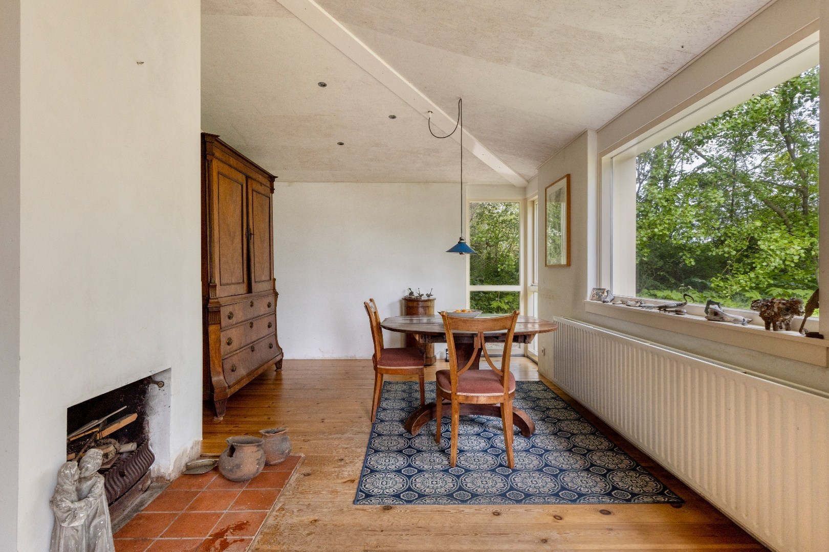 TE KOOP: Kampweg 11 te Burgh-Haamstede. Een plek als deze komt zelden beschikbaar: een unieke combinatie van wonen tegen de duinen aan en nabij het strand en nabij de boswachterij op één van de meest 