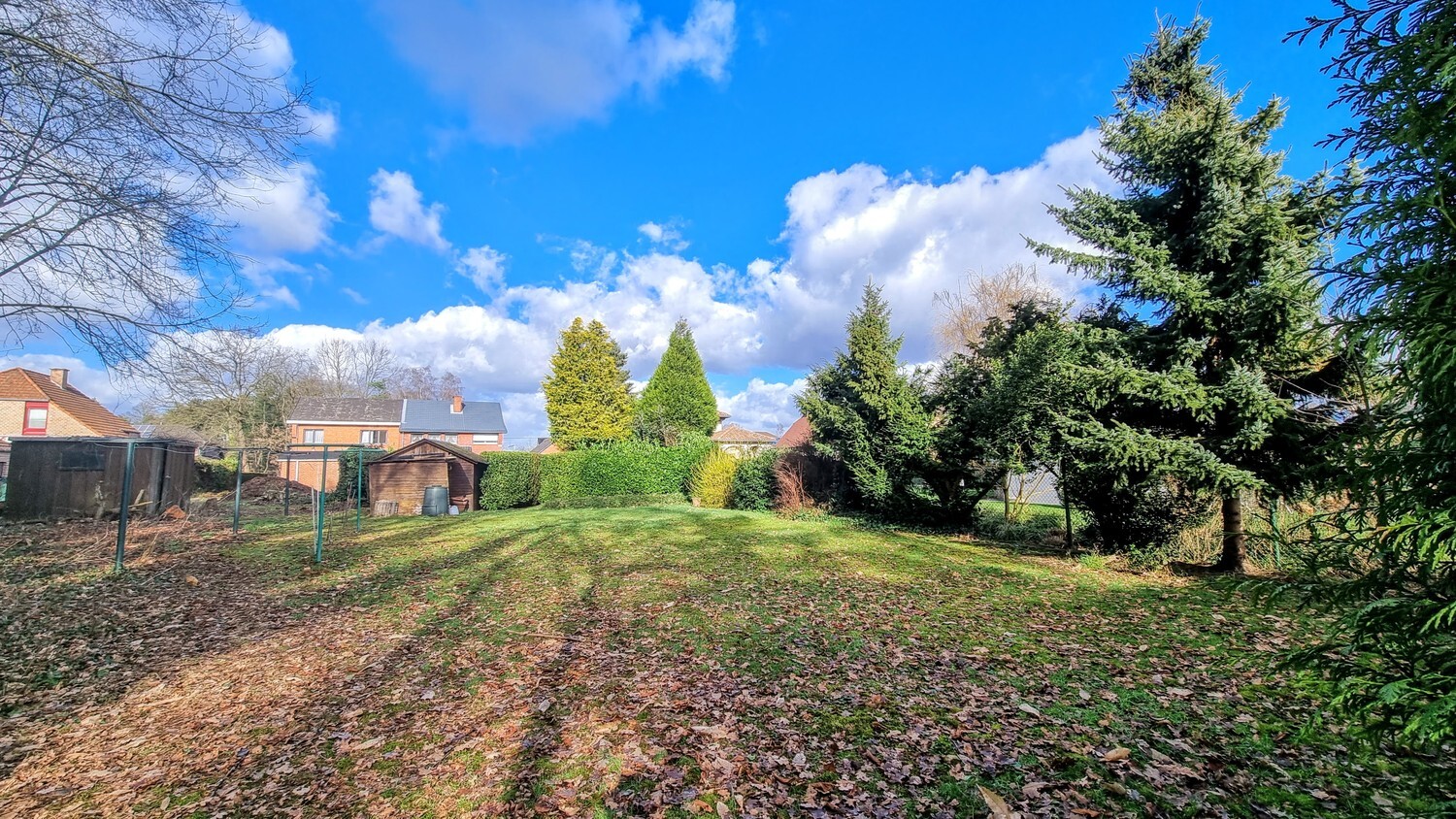 Instapklare gezinswoning op 1440 m² op toplocatie 