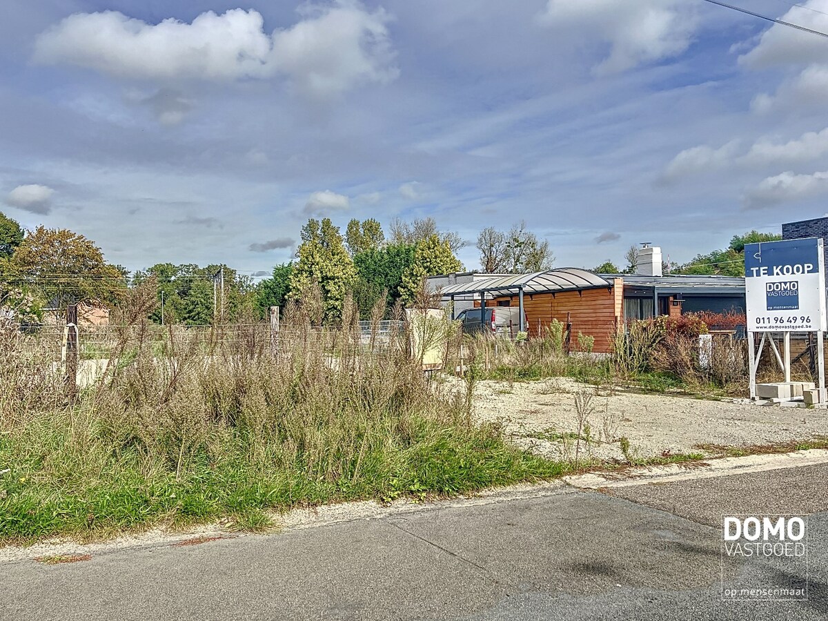 Ruim perceel in Hasselt voor een open bebouwing en met noordelijke tuin oriëntatie. 