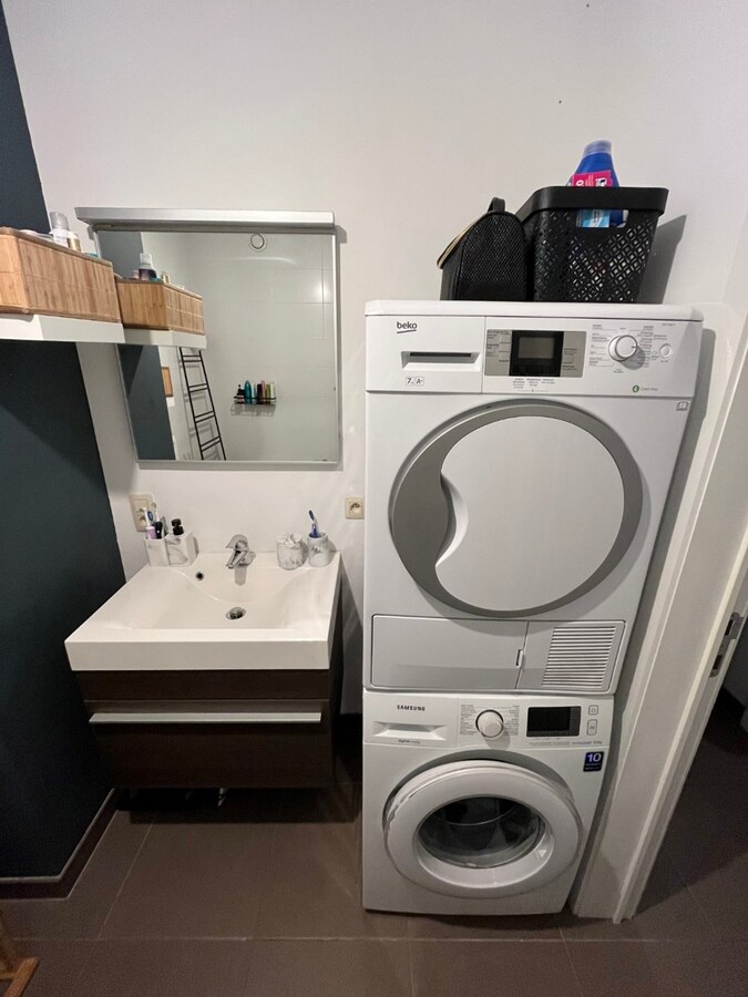 Modern appartement in hartje Dikkelvenne 