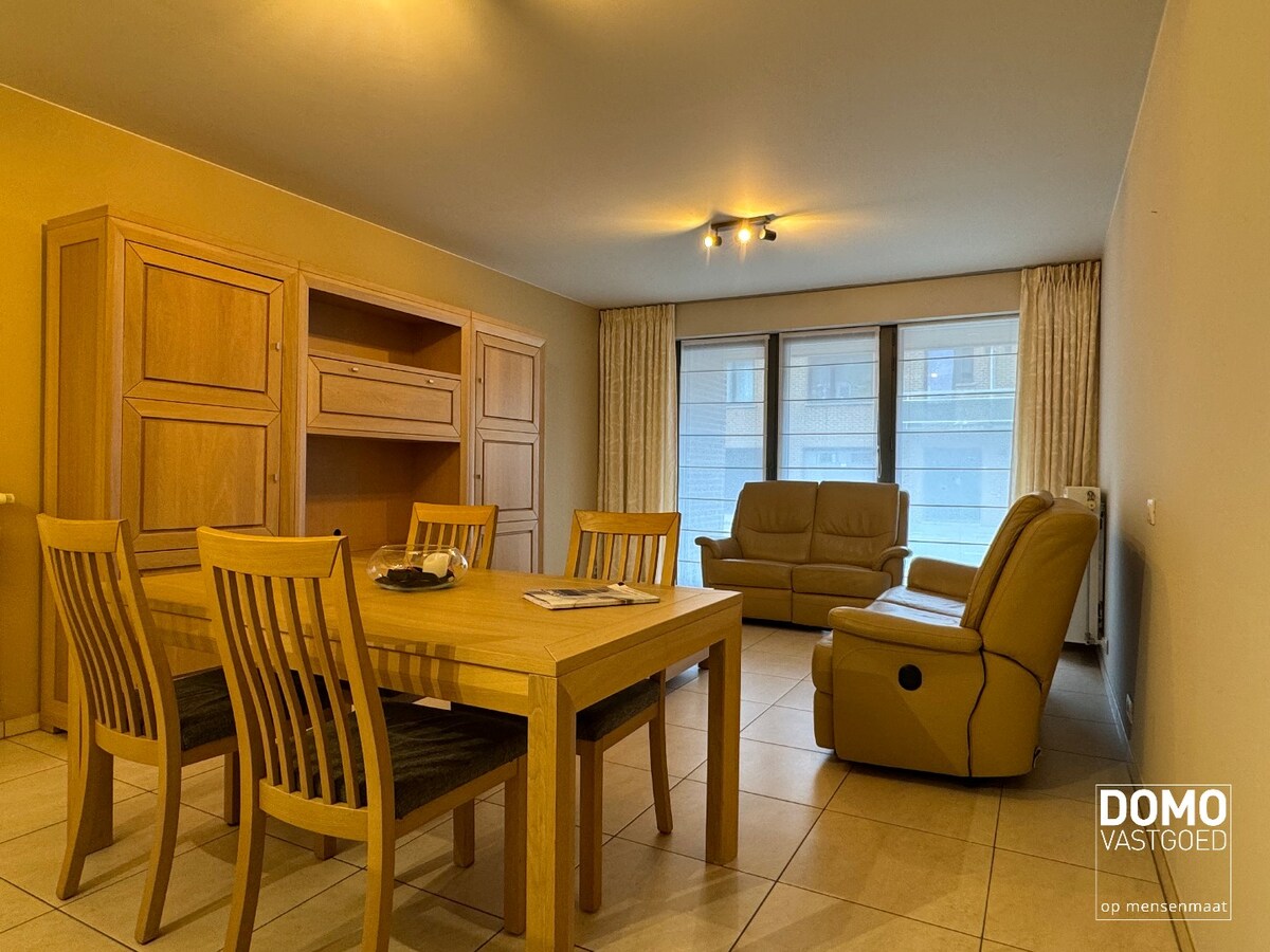 Ruim gemeubeld 2-slaapkamer appartement met terras op benedenverdieping in Halen 