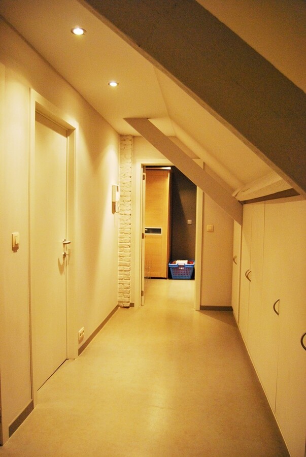 Instapklare woning met 2 stallen op ca.4000m² te Lebbeke 