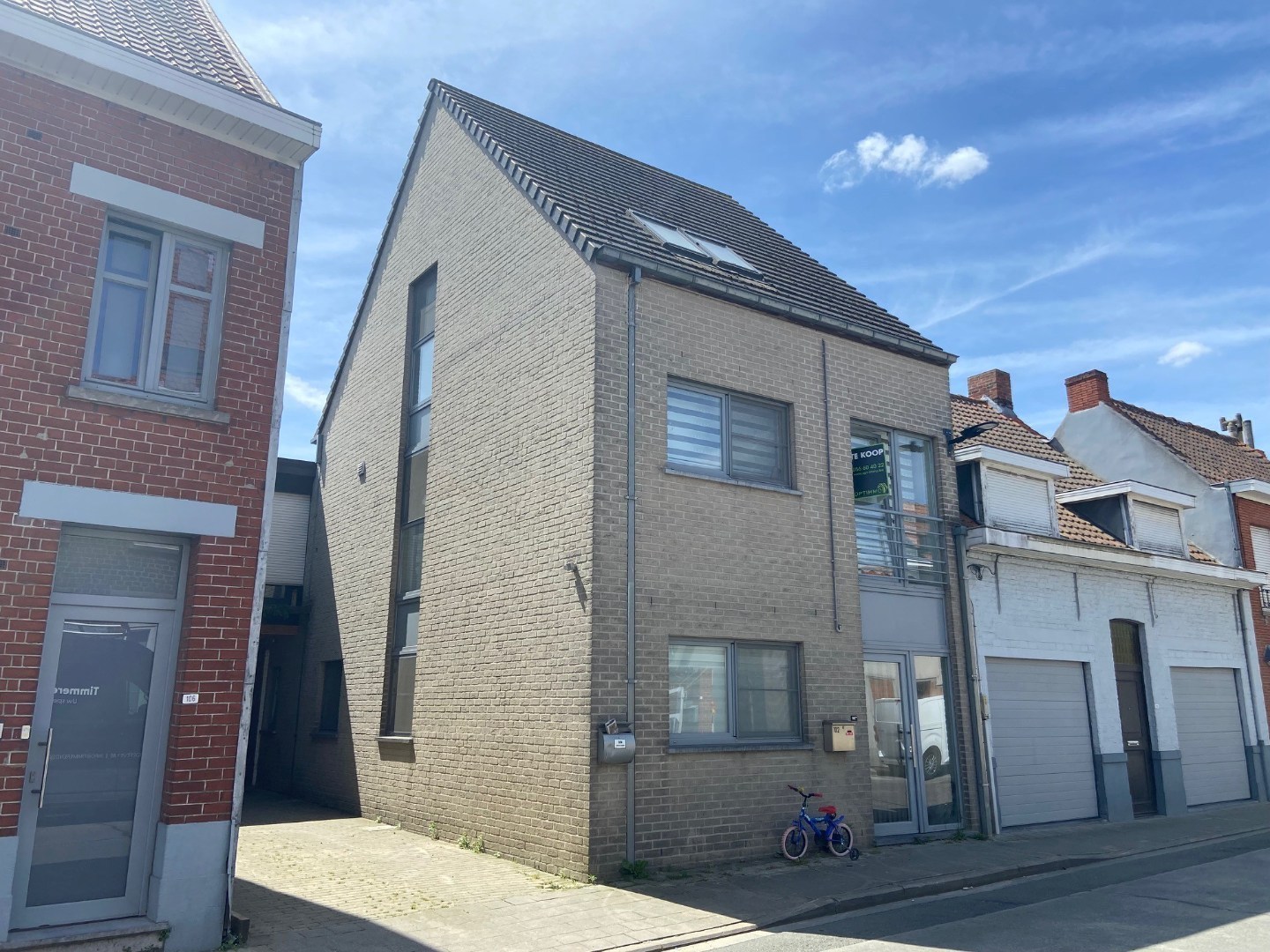 Moderne verhuurde loft-woning met dakterras in hartje Desselgem! 