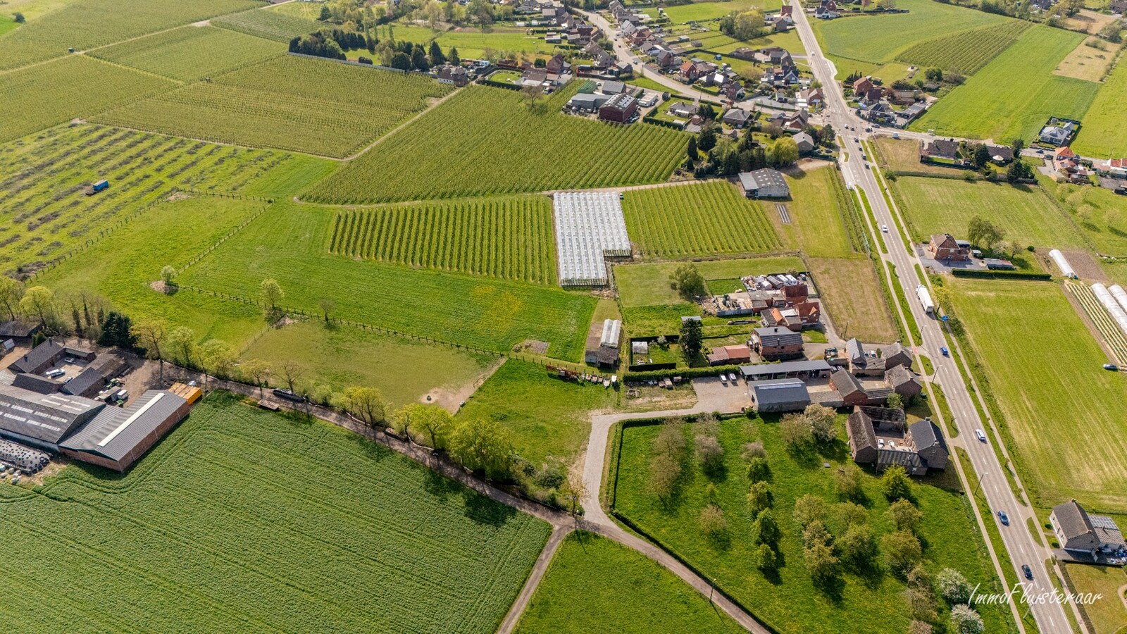 Charmante verder af te werken woning met paardenstallen en weide op ca. 1,7 ha te Geetbets 
