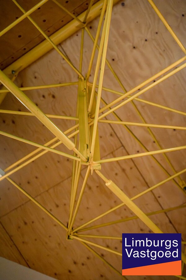 Gezinswoning met zuidgerichte tuin en garage, 5a 85ca 