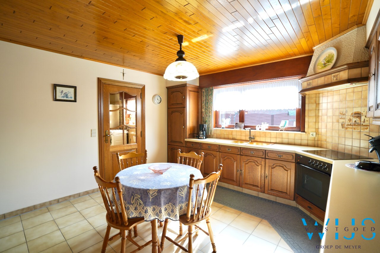 Ongelooflijk goed onderhouden bungalow te Bassevelde ! 