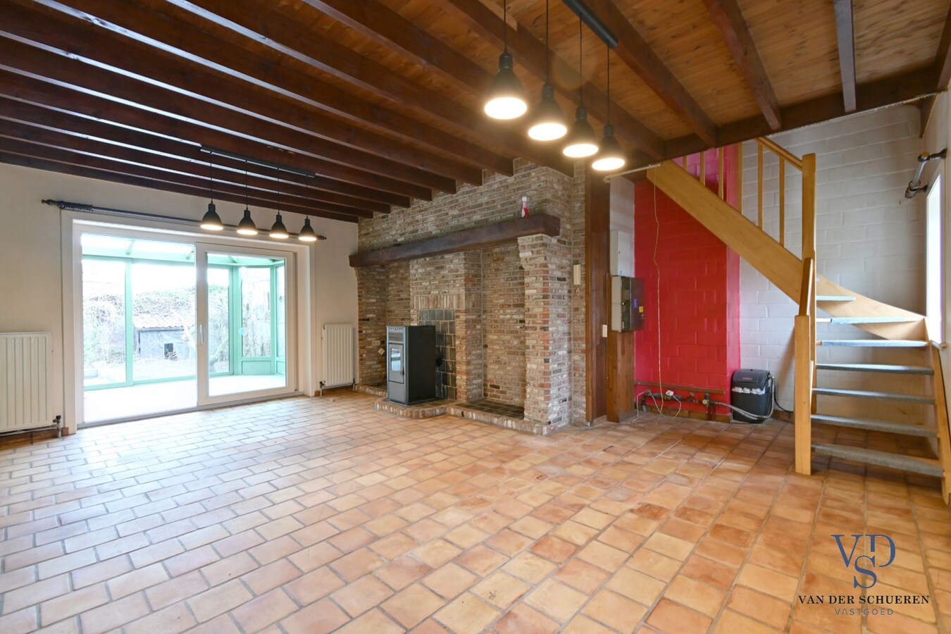 Charmante hoeve met stallen 