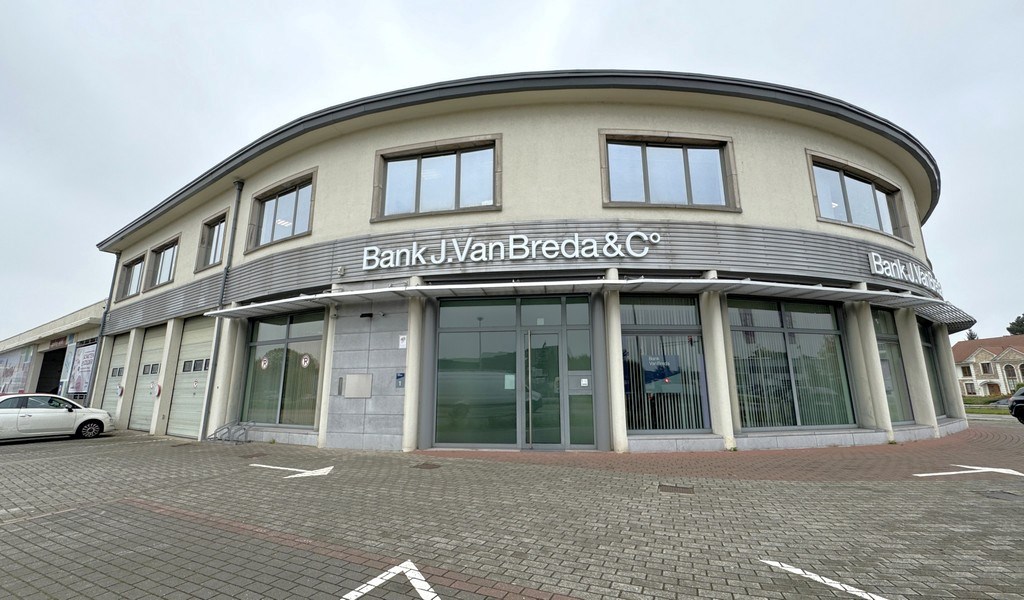 Instapklaar kantoor te huur vlakbij E19 te Kontich