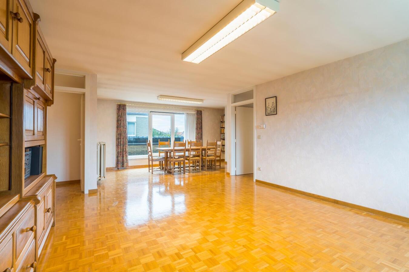 Uitstekend gelegen karakterwoning met tal van mogelijkheden 
