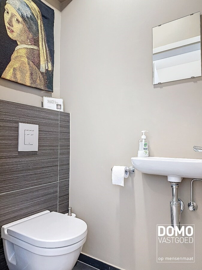 Luxe duplex appartement met inpandig terras, lift en garagebox, gelegen in het centrum van Alken - energielabel A. 