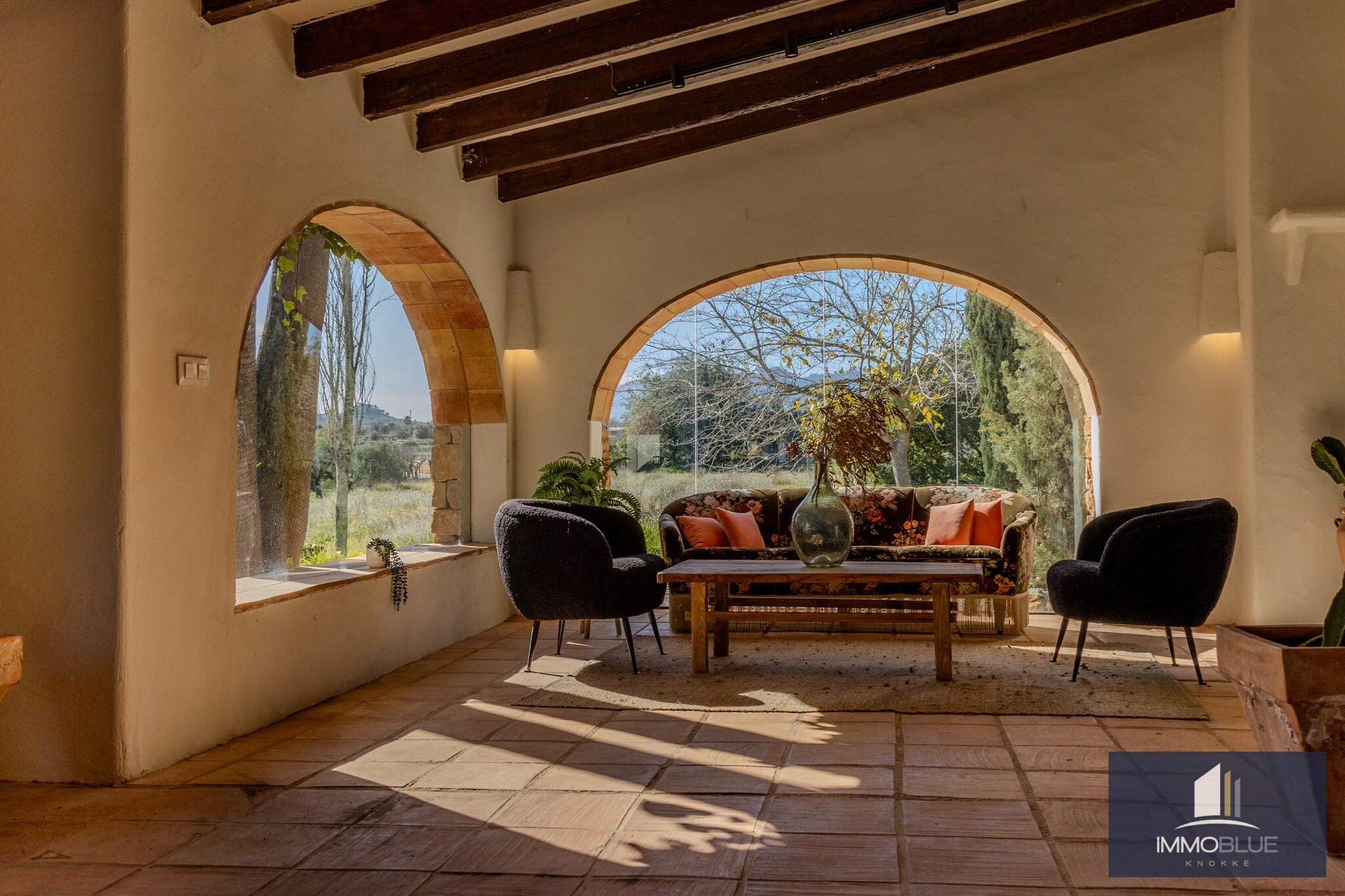 Dit uitzonderlijke landgoed, gelegen op een royaal perceel van 18.500 m² . 