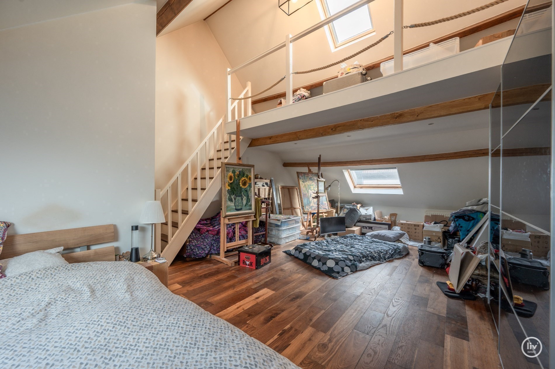 Maison authentiquement rénovée avec jardin orienté sud-ouest. 