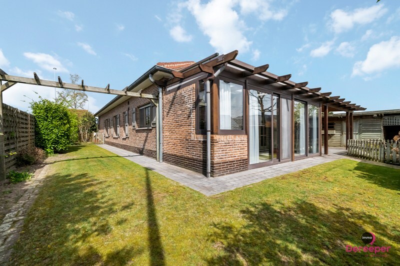 Charmante bungalow, gelegen op een ruim perceel van 626 m² 