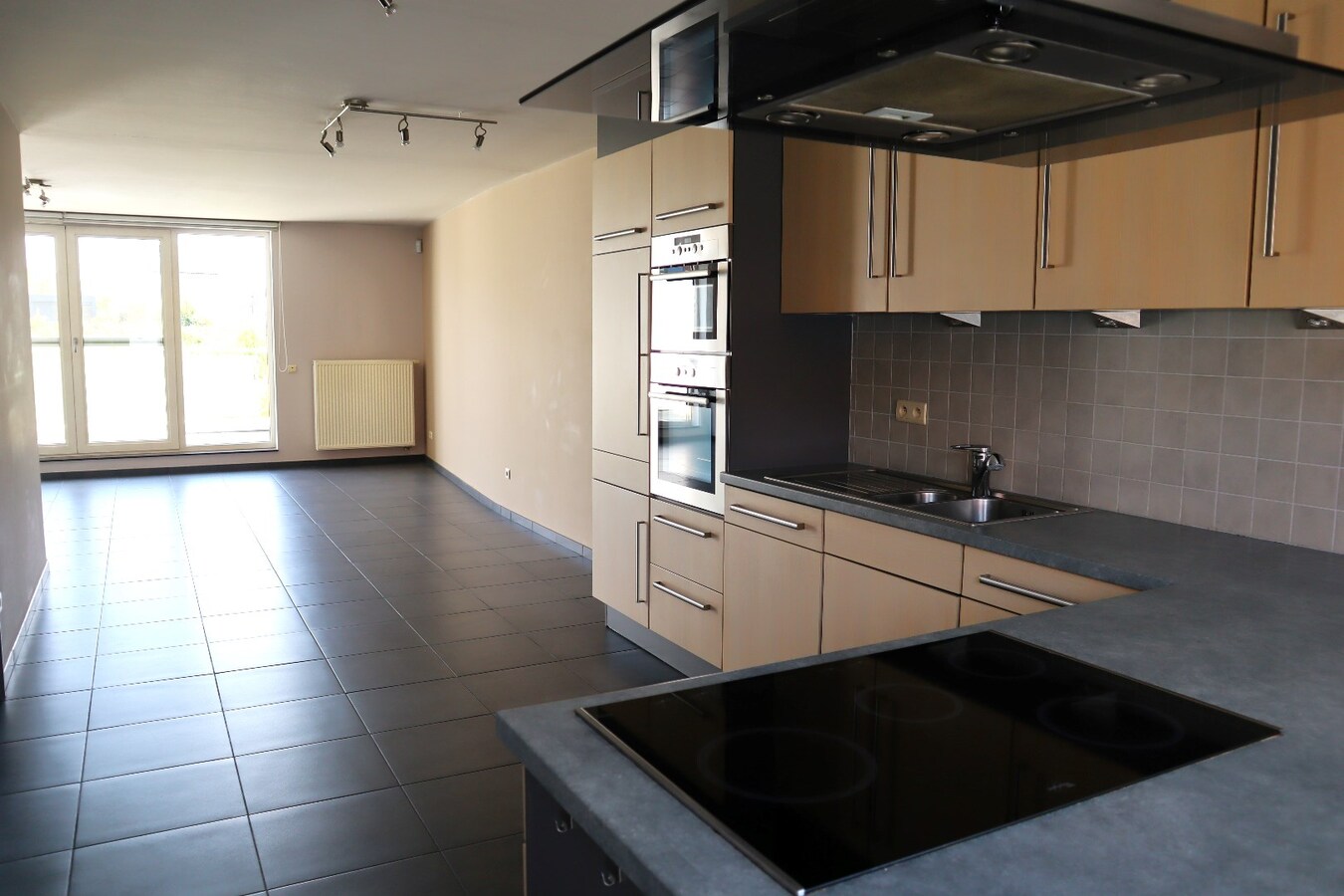 LED-on-IMMO biedt aan : Ruim Duplex Appartement in Bierbeek (Korbeek-Lo) 