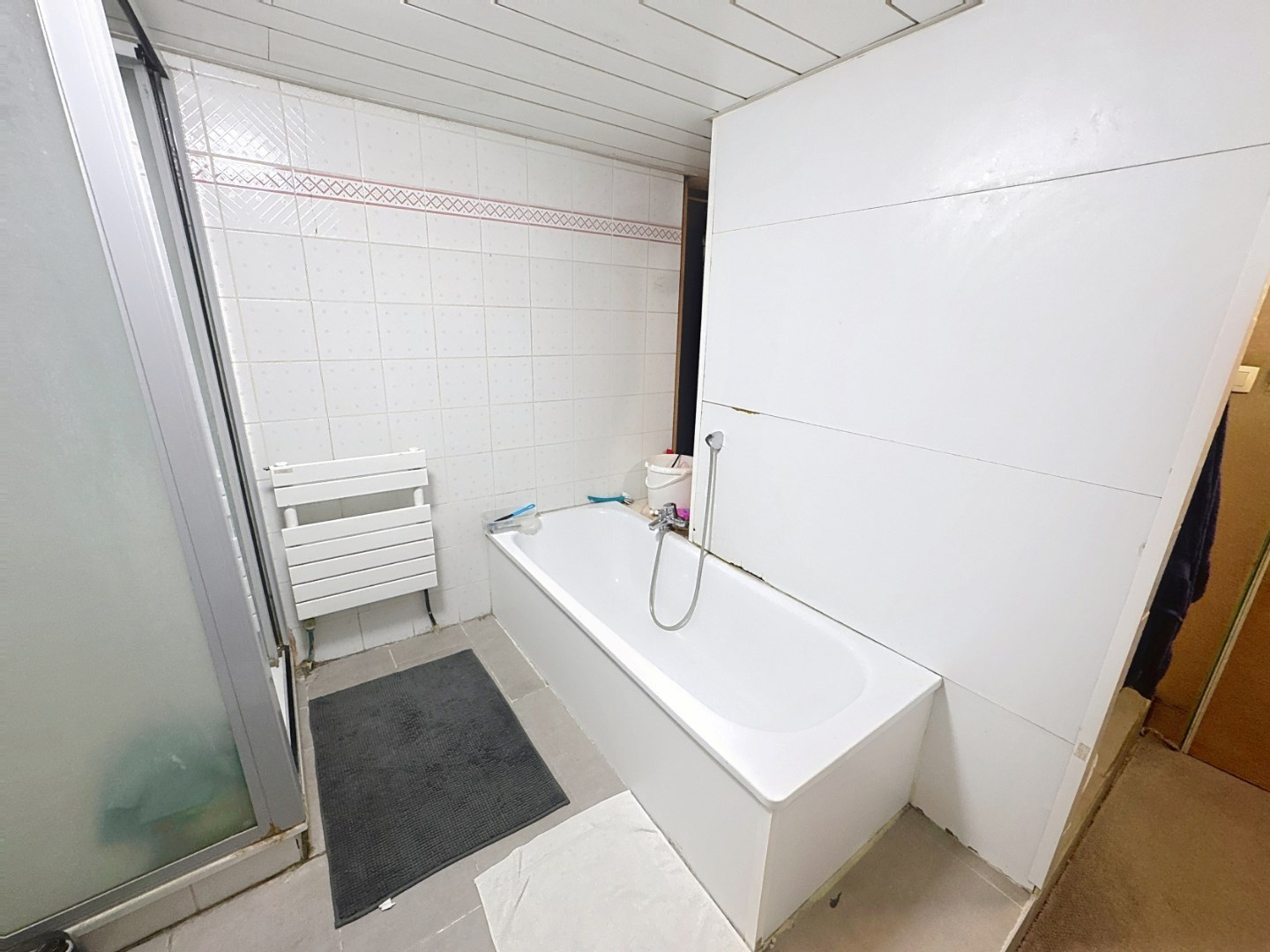 Ruime rijwoning met 4 slaapkamers in het historische Brugge 