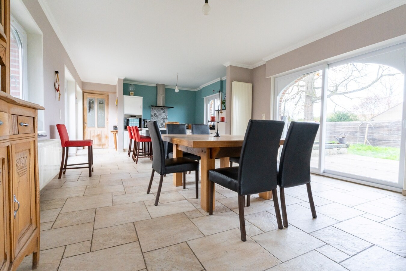 Ensemble immobilier érigé sur 2448m² (Corps de ferme, profession libérale, SPA Airbnb) 
