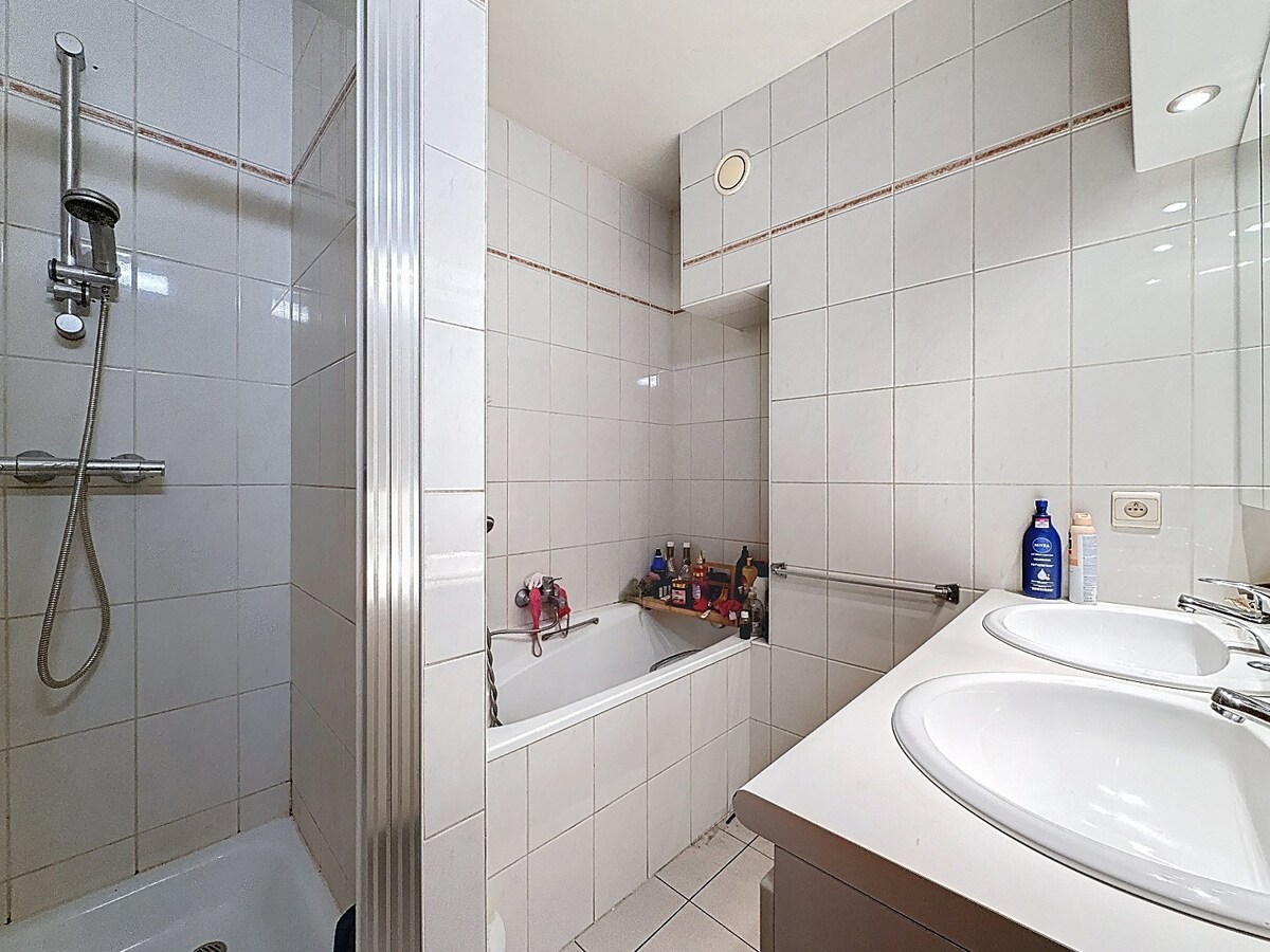 Penthouse met zonneterras en garagebox te centrum Zottegem 