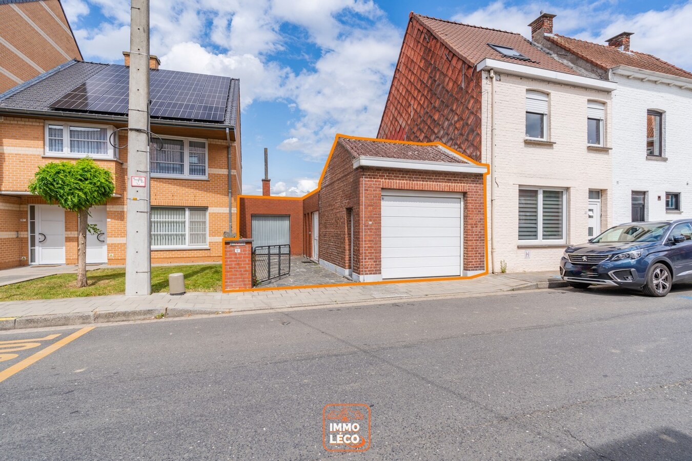 Plain-Pied idéalement situé avec jardin, garage et passage à l'arrière. Idéal 1er achat/investissement ! 